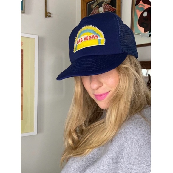 Vintage 1970’s 1980's Las Vegas Trucker Hat - Navy Blue with Sun and Clouds - M - Picture 1 of 5